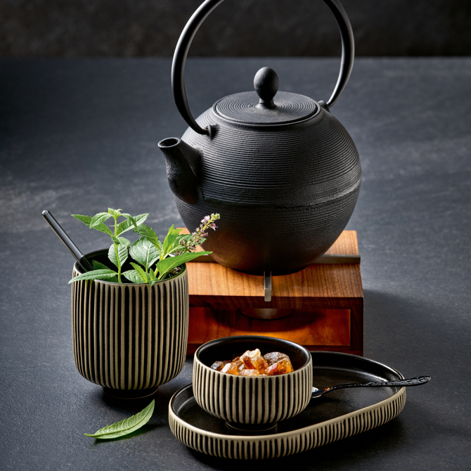 Nara Black & White Low Mug 300ml