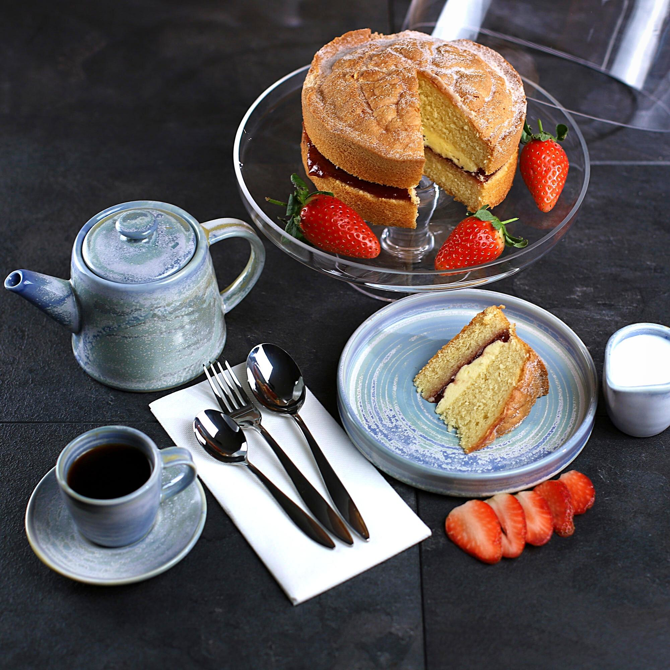 Glass Cake Stand & Dome 25.5cm